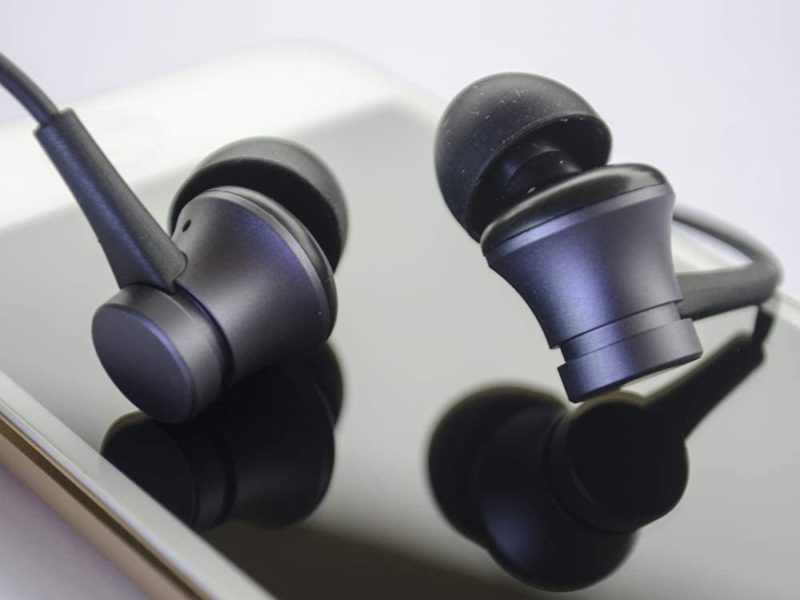Mi Piston 3 : audífonos internos con micrófono.